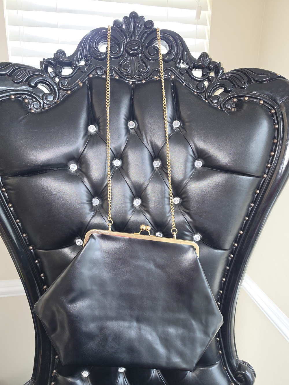 Classic Black Coin Purse Hexagon Frame Shoulder Bag with Gold Chain